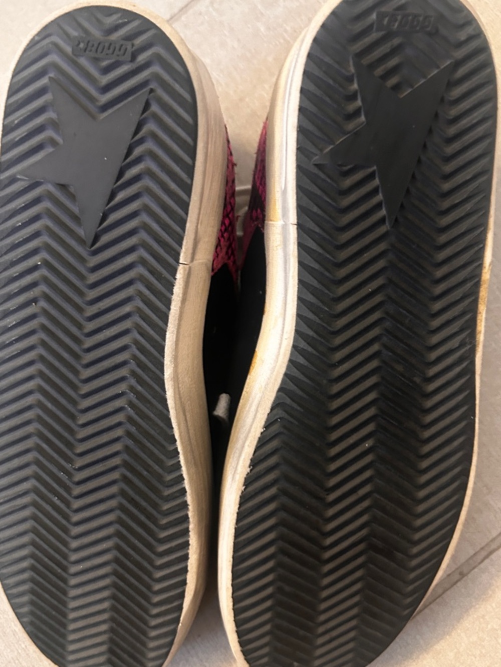 Golden Goose Black and Pink Sneakers with White Laces - Picture 3 of 6